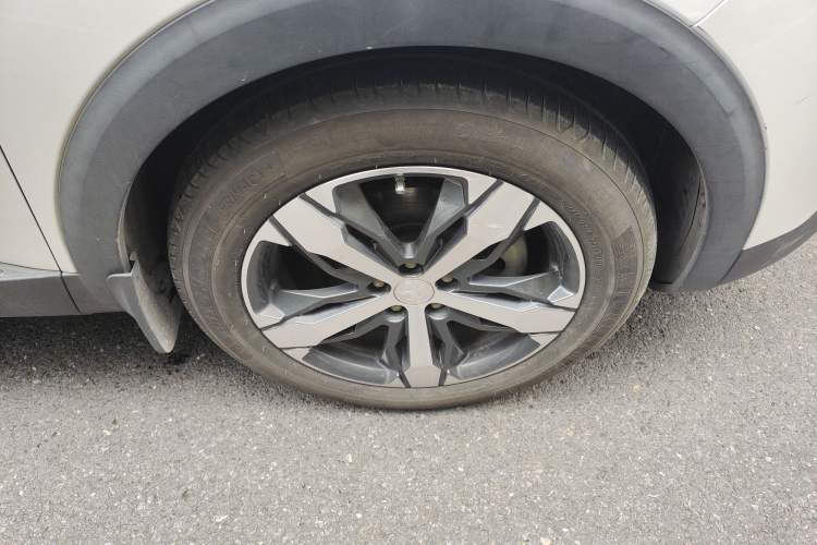 Used Peugeot 4008 2018 350THP Elite Edition Right Front Wheel Hub