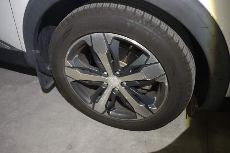 Used Peugeot 4008 2018 350THP Elite Edition Right Front Wheel Hub
