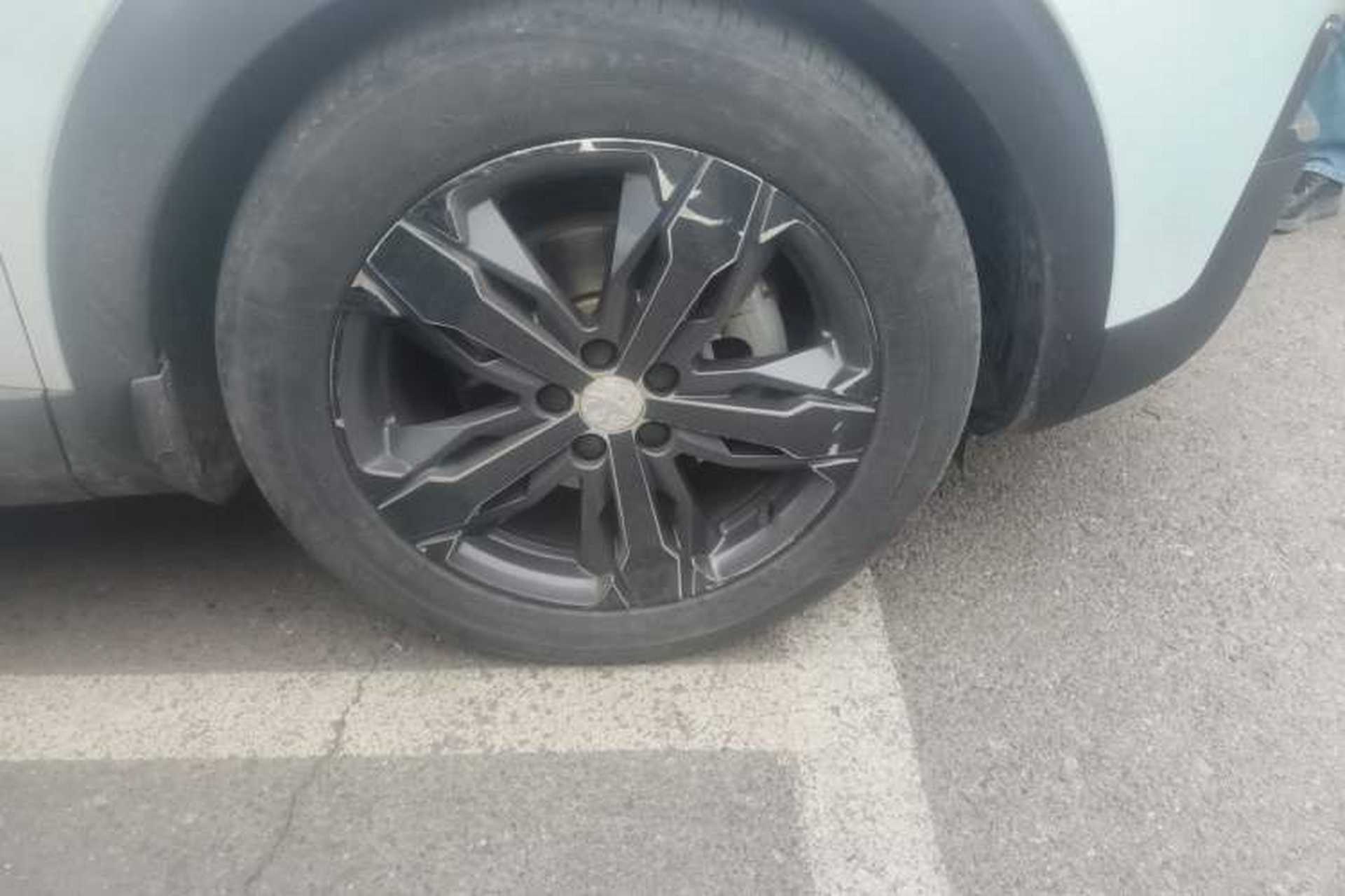 Used Peugeot 4008 2018 350THP Elite Edition Right Front Wheel Hub