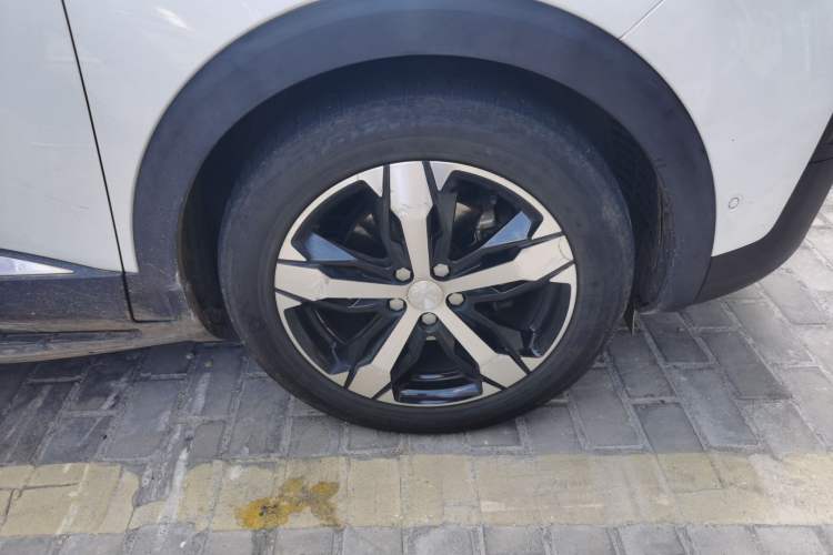 Used Peugeot 4008 2018 350THP Luxury Edition Right Front Wheel Hub