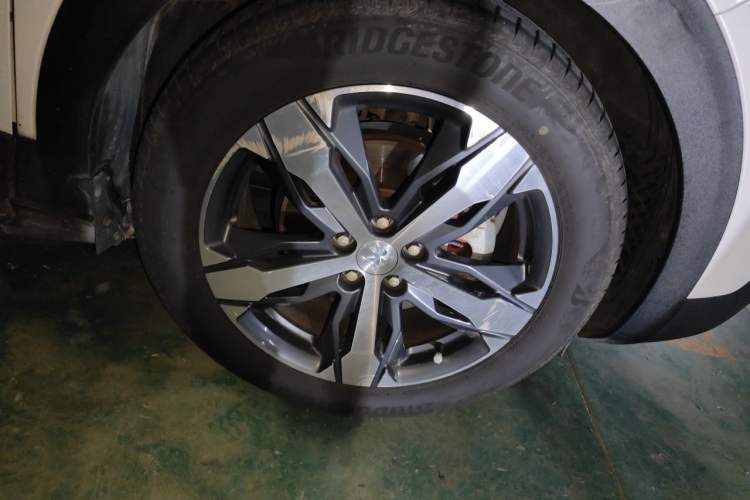 Used Peugeot 4008 2018 350THP Elite Edition Right Front Wheel Hub