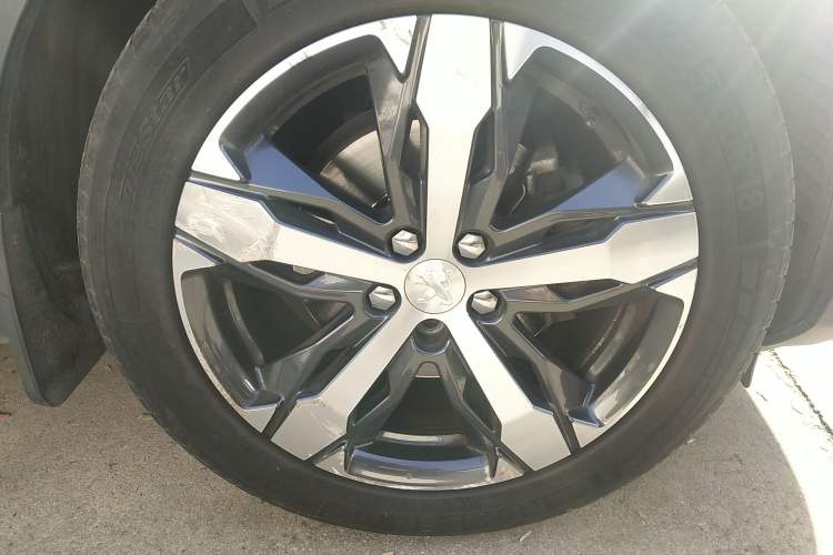 Used Peugeot 4008 2018 350THP Elite Edition Right Front Wheel Hub