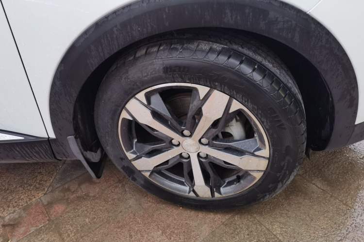 Used Peugeot 4008 2018 350THP Elite Edition Right Front Wheel Hub