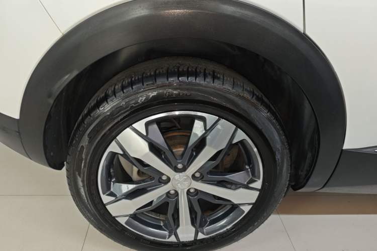 Used Peugeot 4008 2018 350THP Elite Edition Right Rear Wheel Hub