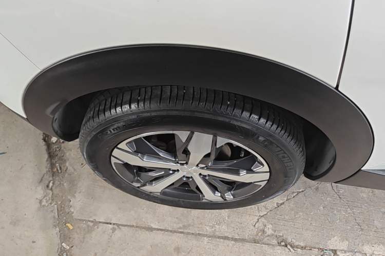 Used Peugeot 4008 2018 350THP Elite Edition Right Rear Wheel Hub