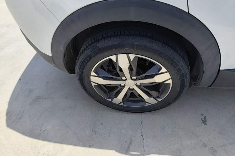 Used Peugeot 4008 2018 380THP Elite Edition Right Rear Wheel Hub