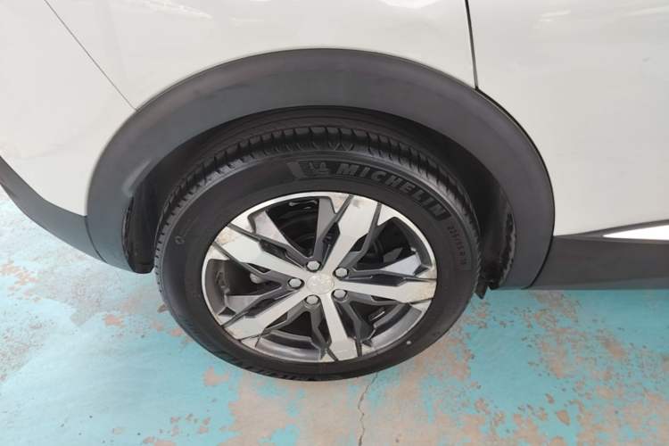 Used Peugeot 4008 2018 350THP Elite Edition Right Rear Wheel Hub