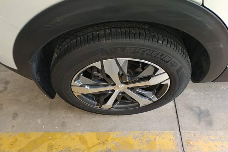 Used Peugeot 4008 2018 350THP Elite Edition Right Rear Wheel Hub