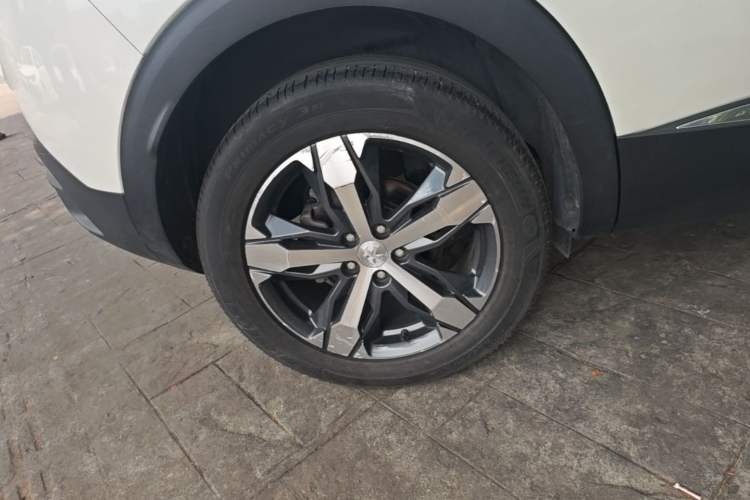 Used Peugeot 4008 2018 350THP Elite Edition Right Rear Wheel Hub
