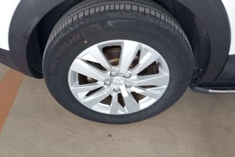 Used Peugeot 4008 2018 350THP Comfort Edition Right Rear Wheel Hub