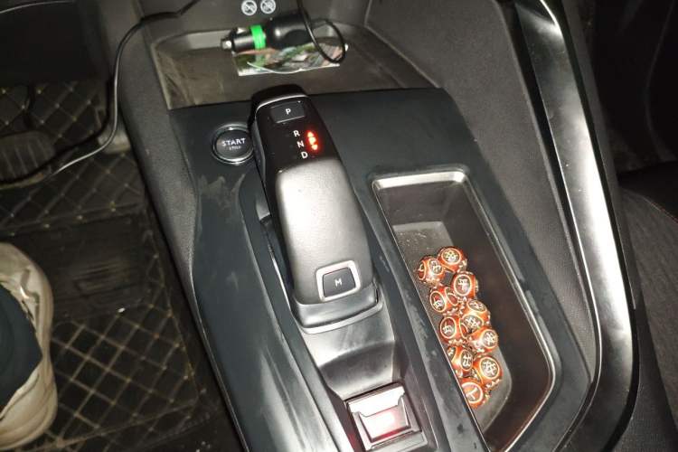Used Peugeot 4008 2018 350THP Comfort Edition Gear Lever