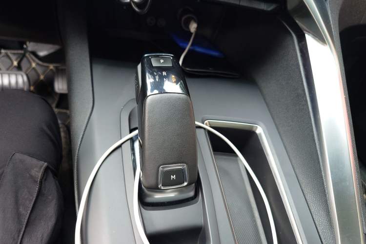 Used Peugeot 4008 2018 350THP Comfort Edition Gear Lever