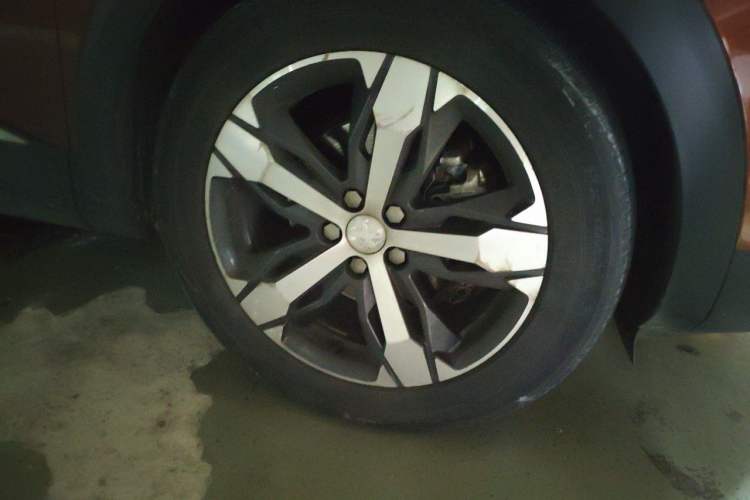 Used Peugeot 4008 2018 350THP Comfort Edition Right Front Wheel Hub