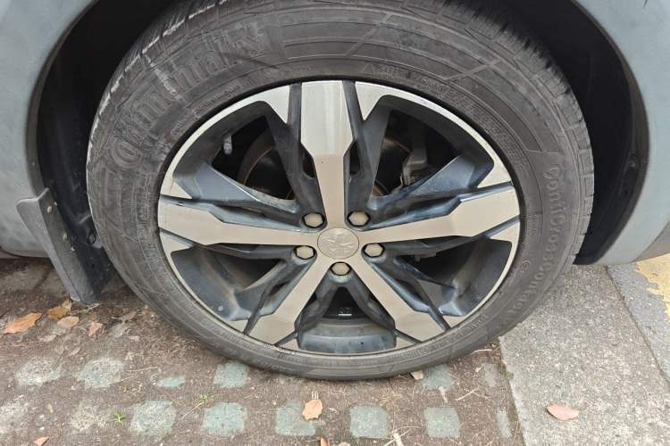 Used Peugeot 4008 2018 350THP Luxury Edition Right Front Wheel Hub