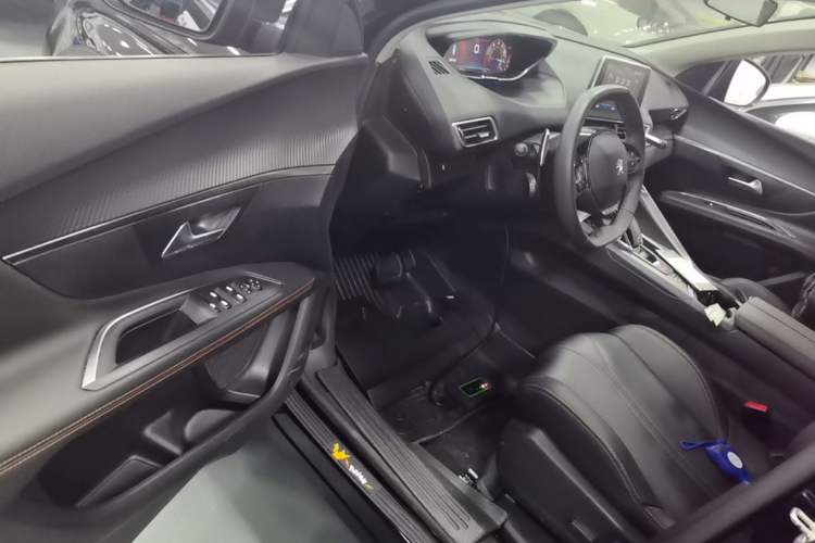 Used Peugeot 4008 2019 360THP BLACKPACK Obsidian Edition Driver Seat