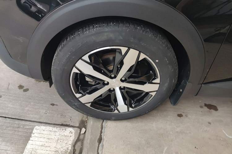 Used Peugeot 4008 2019 360THP BLACKPACK Obsidian Edition Left Front Wheel Hub