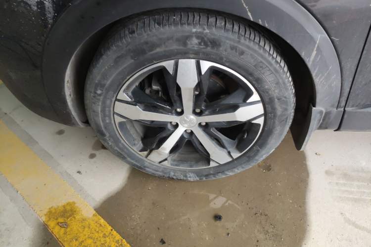 Used Peugeot 4008 2019 360THP BLACKPACK Obsidian Edition Left Front Wheel Hub