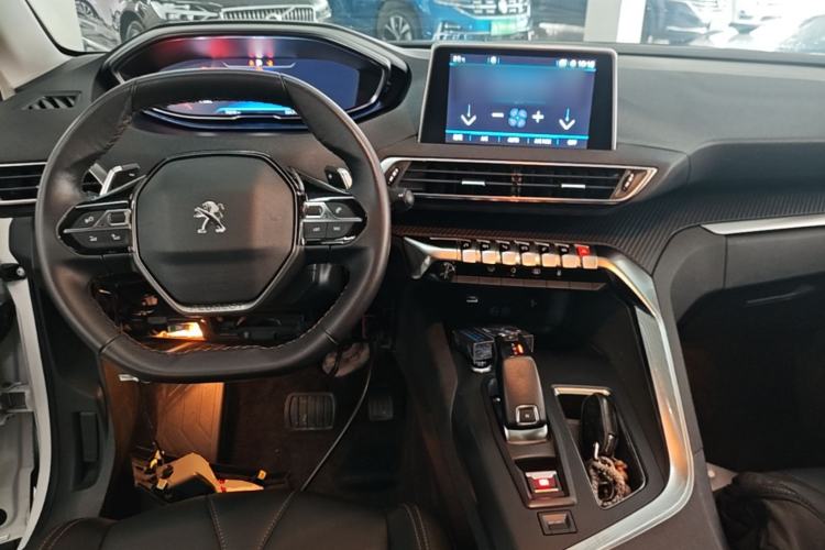 Used Peugeot 4008 2019 350THP First Edition Center Console