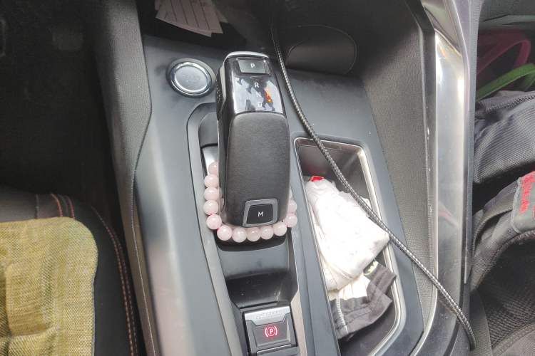 Used Peugeot 4008 2019 350THP First Edition Gear Lever