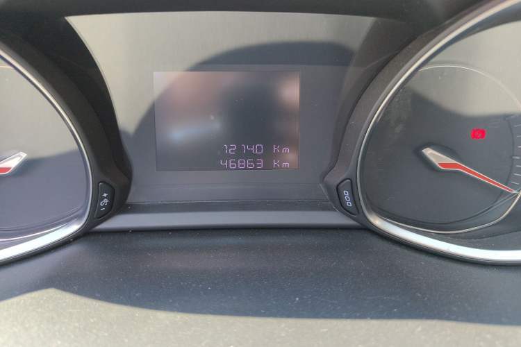 Used Peugeot 4008 2019 350THP Leading Edition Odometer Close Up
