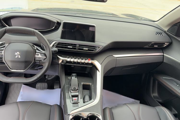 Used Peugeot 4008 2019 Revised Version 360THP – First Edition Center Console