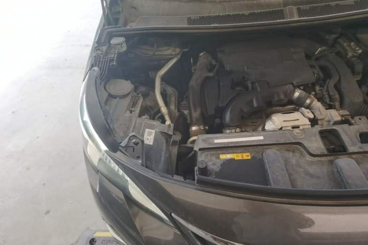 Used Peugeot 4008 2019 350THP First Edition Engine Bay Right