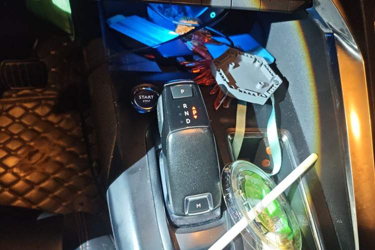 Used Peugeot 4008 2019 350THP First Edition Gear Lever