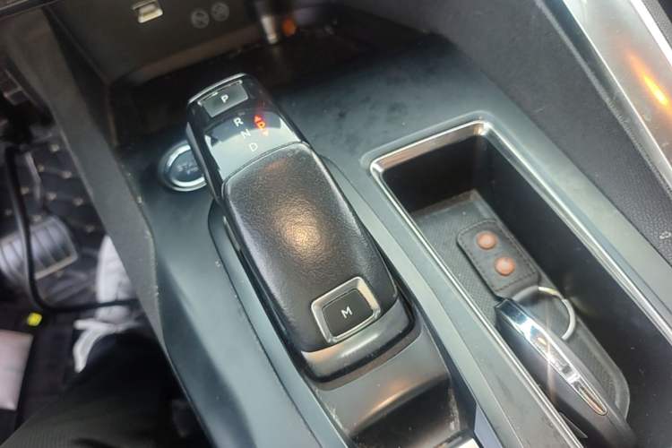 Used Peugeot 4008 2019 350THP First Edition Gear Lever