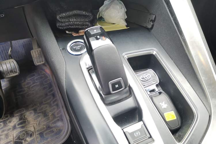 Used Peugeot 4008 2019 Revised Version 360THP – First Edition Gear Lever