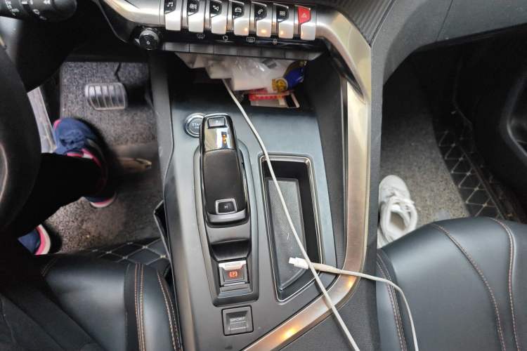 Used Peugeot 4008 2019 Revised Version 360THP – First Edition Gear Lever