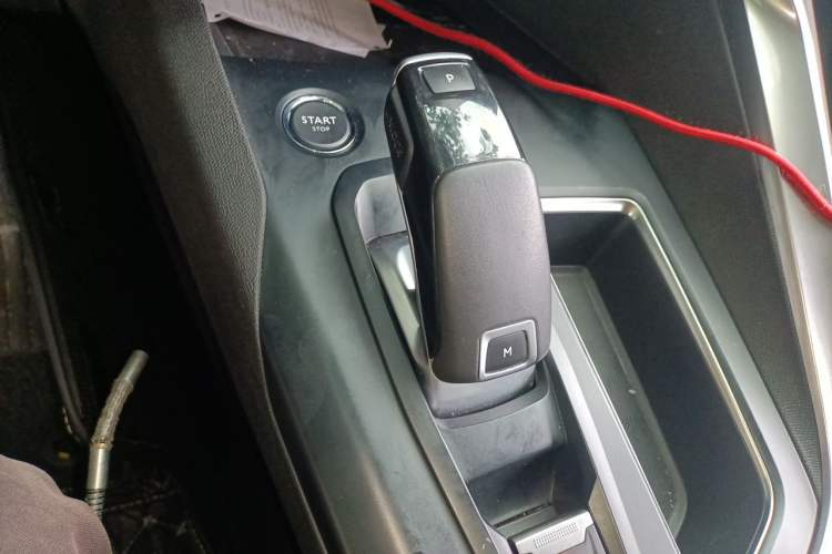 Used Peugeot 4008 2019 Revised Version 360THP – First Edition Gear Lever