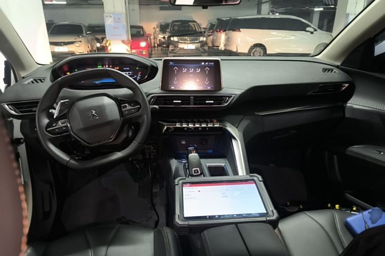 Used Peugeot 4008 2019 Revised Version 360THP – First Edition Center Console