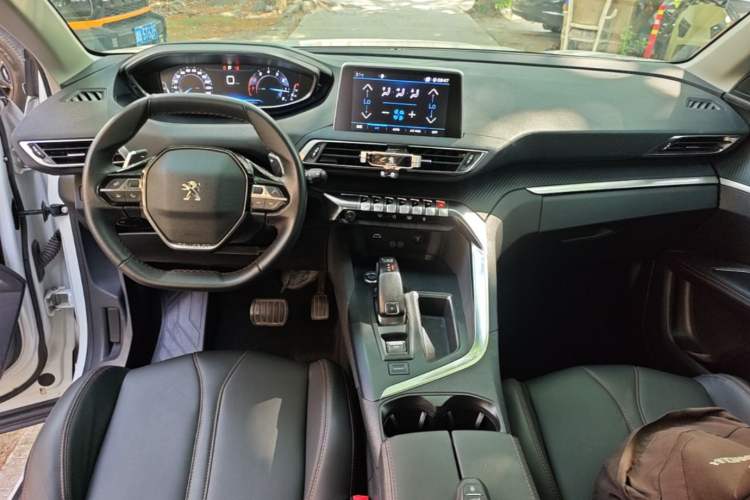Used Peugeot 4008 2019 350THP First Edition Center Console