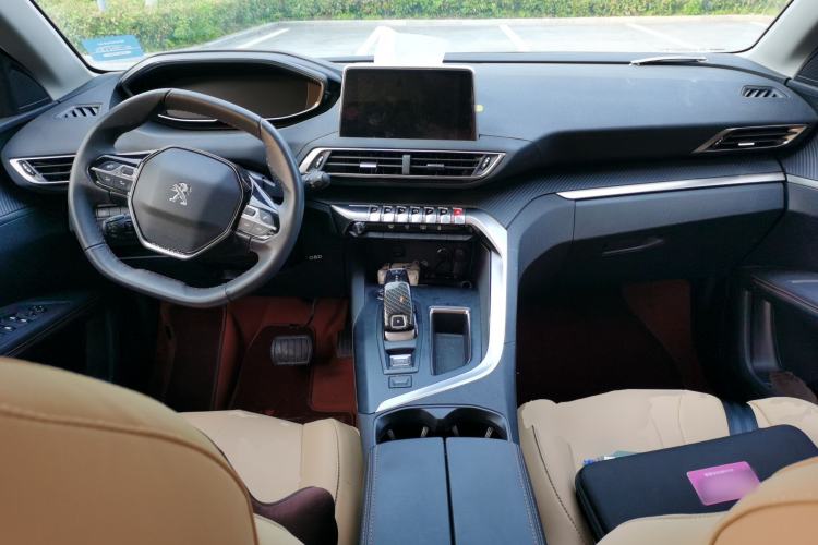 Used Peugeot 4008 2019 Revised Version 360THP – First Edition Center Console