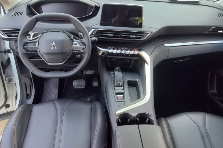 Used Peugeot 4008 2019 350THP First Edition Center Console