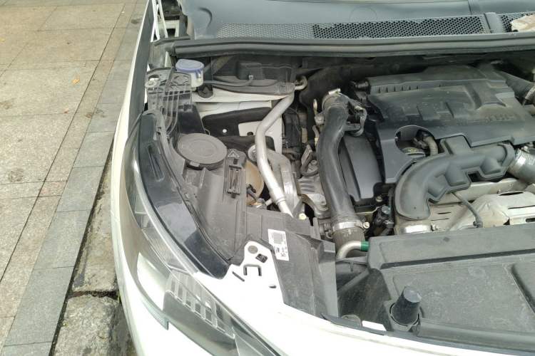 Used Peugeot 4008 2019 350THP First Edition Engine Bay Right