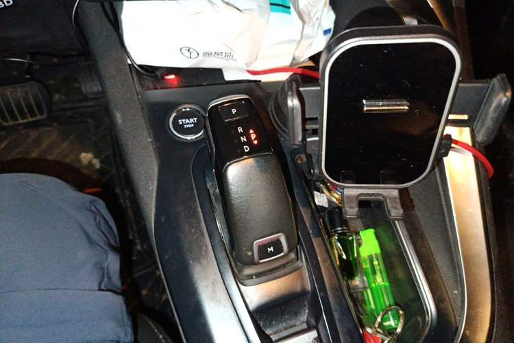 Used Peugeot 4008 2019 Revised Version 360THP – First Edition Gear Lever