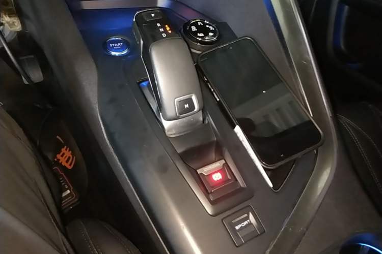 Used Peugeot 4008 2019 360THP Excellence Edition Gear Lever