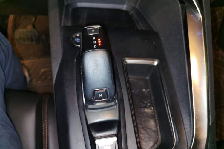 Used Peugeot 4008 2019 350THP First Edition Gear Lever