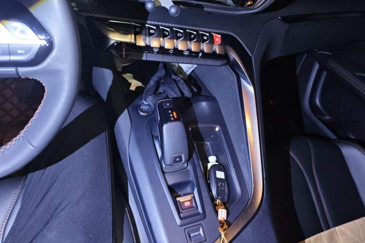 Used Peugeot 4008 2019 360THP First Edition Gear Lever
