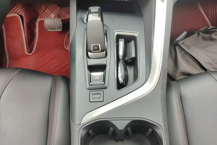 Used Peugeot 4008 2019 360THP First Edition Gear Lever