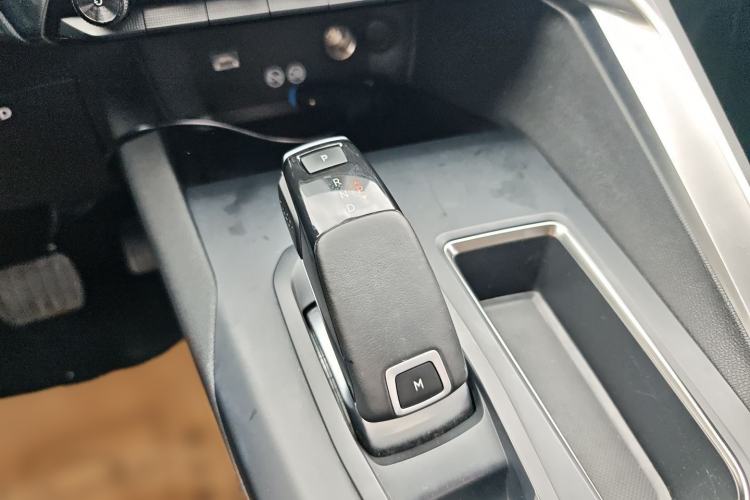 Used Peugeot 4008 2019 Revised Version 360THP Leading Edition Gear Lever