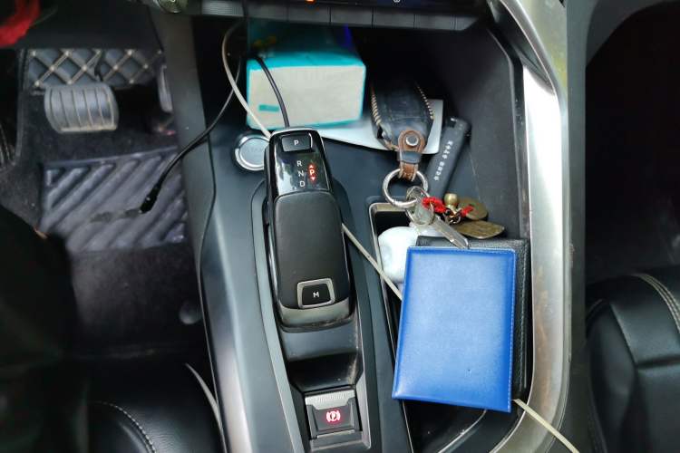 Used Peugeot 4008 2019 350THP First Edition Gear Lever