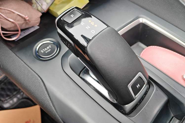 Used Peugeot 4008 2019 400THP First Edition Gear Lever