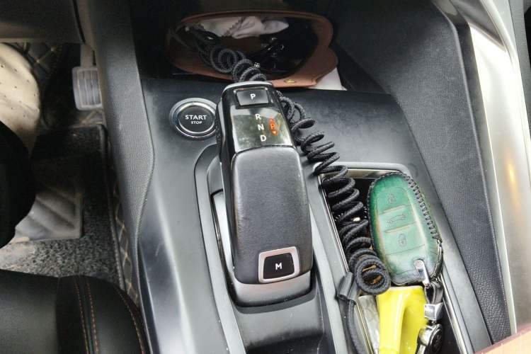 Used Peugeot 4008 2019 Revised Version 360THP – First Edition Gear Lever