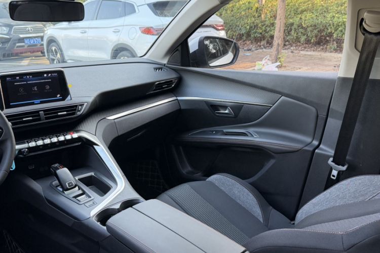 Used Peugeot 4008 2019 Revised Version 360THP Leading Edition Interior 4