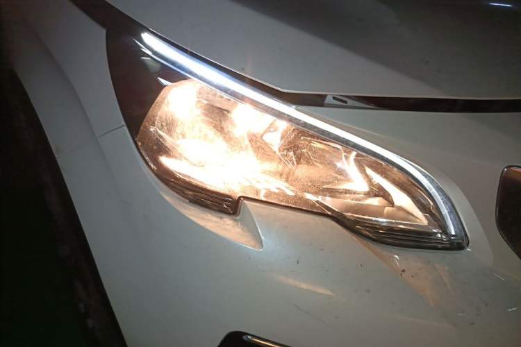 Used Peugeot 4008 2019 Revised Version 360THP – First Edition Right Front Headlight