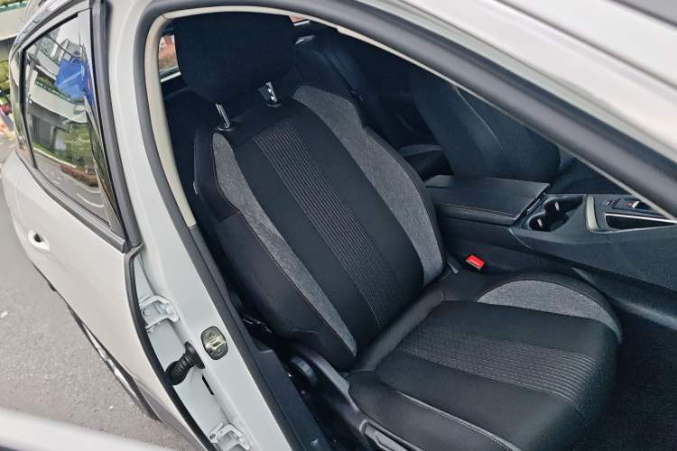 Used Peugeot 4008 2019 Revised Version 360THP Leading Edition Right Front Seat