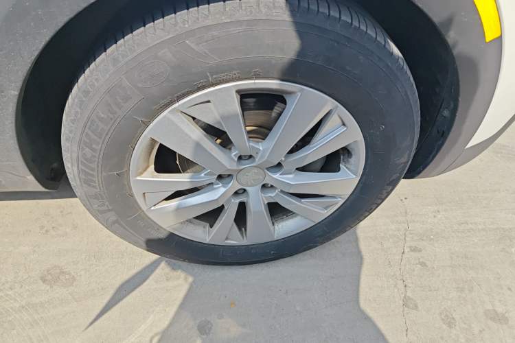 Used Peugeot 4008 2019 360THP Leading Edition Right Front Wheel Hub