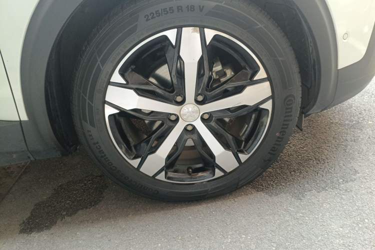 Used Peugeot 4008 2019 350THP Excellence Edition Right Front Wheel Hub